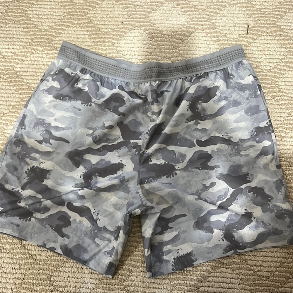 Fabletics mens shorts